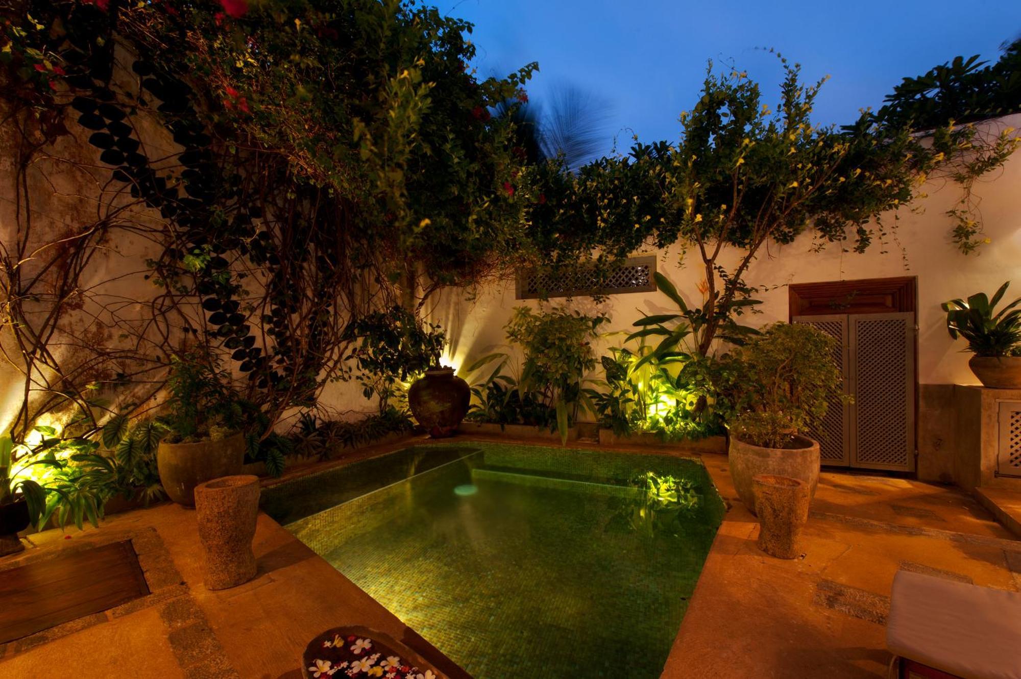 A 03 Bedroom Villa In Galle Fort With Roof Terrace & Pool Extérieur photo