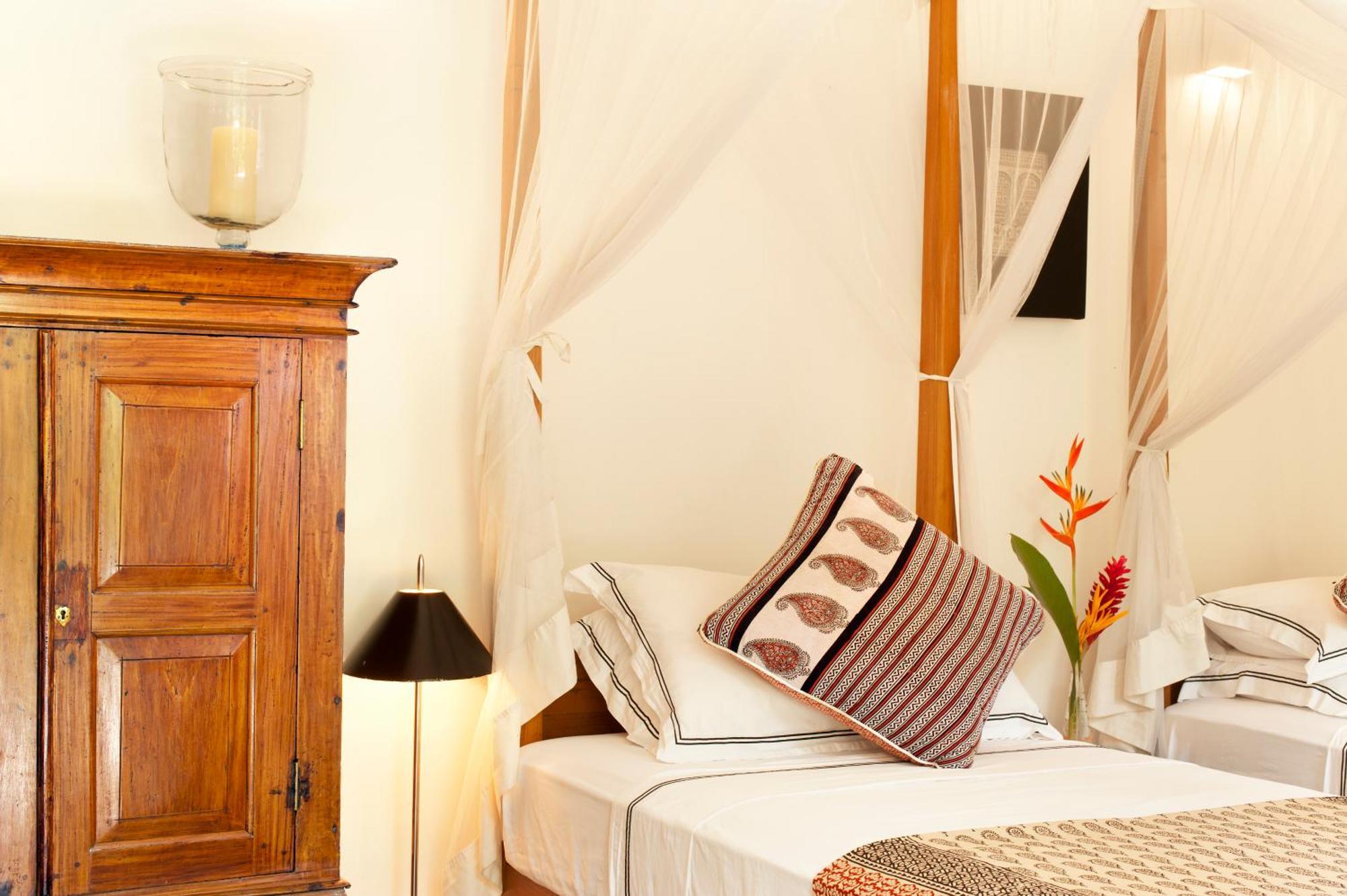 A 03 Bedroom Villa In Galle Fort With Roof Terrace & Pool Extérieur photo