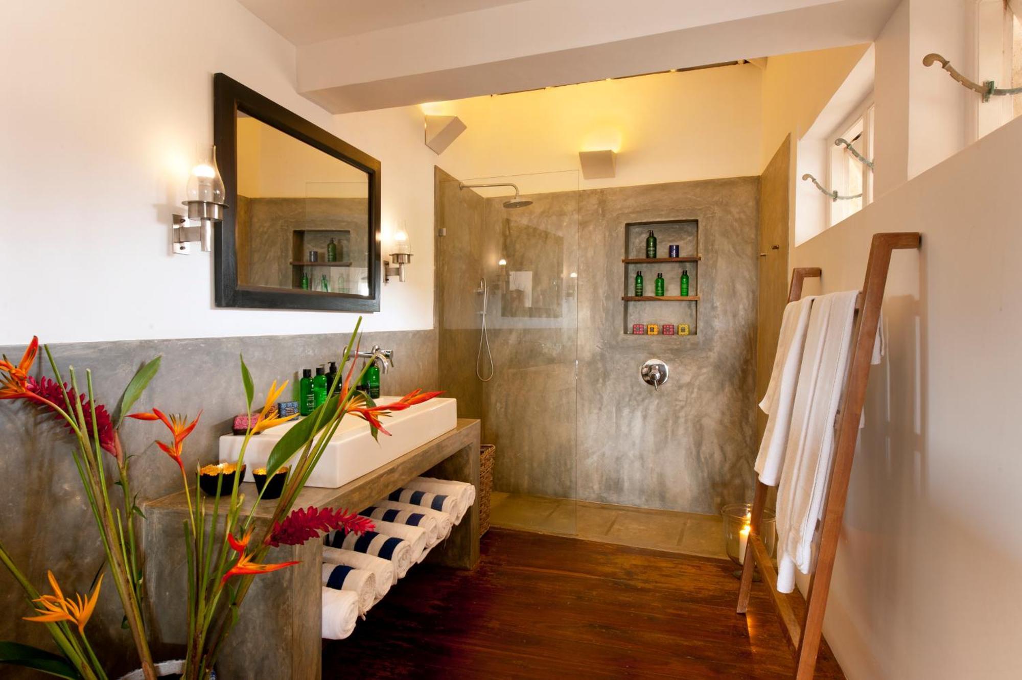 A 03 Bedroom Villa In Galle Fort With Roof Terrace & Pool Extérieur photo