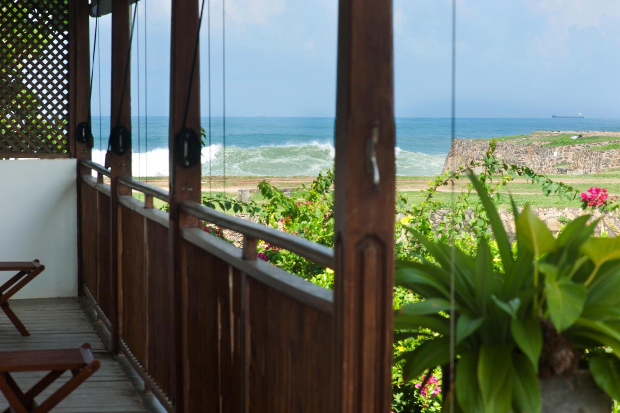 A 03 Bedroom Villa In Galle Fort With Roof Terrace & Pool Extérieur photo